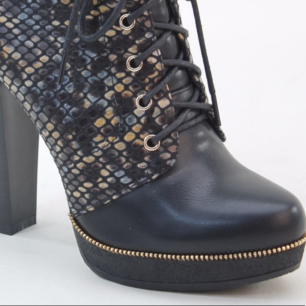 Last 2!  Italina 4” Black Python Snake Bootie - Picture 4 of 7